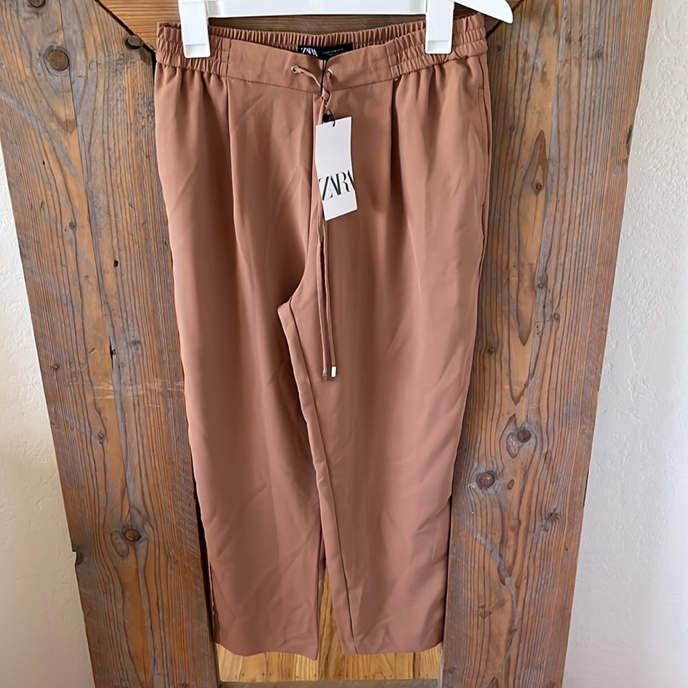 Zara trousers brand new. Size M.